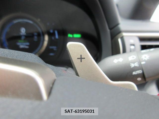 Lexus IS 2020-01 300095-15