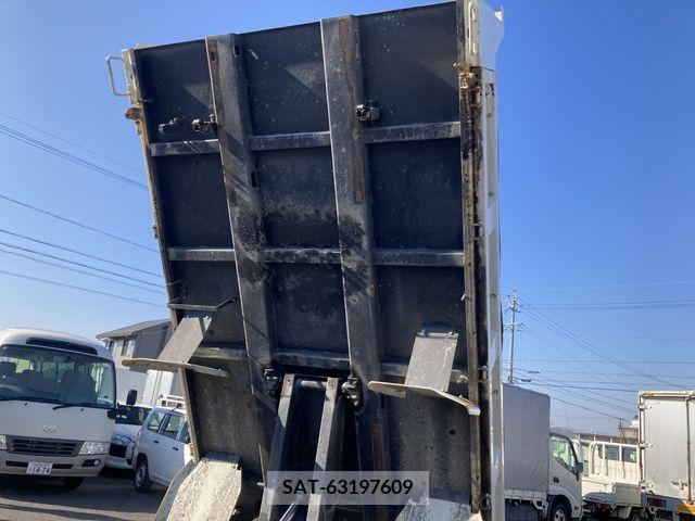 Isuzu ELF TRUCK 2016-08 213815-16