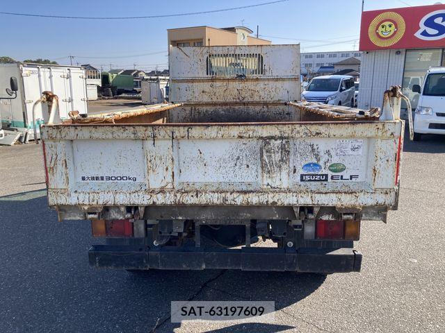 Isuzu ELF TRUCK 2016-08 213815-3