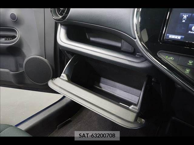 Toyota AQUA 2018-07 356326-12