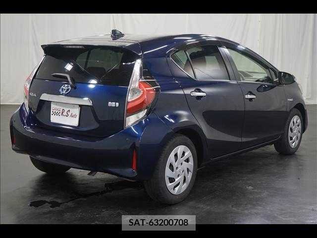 Toyota AQUA 2018-07 356326-8