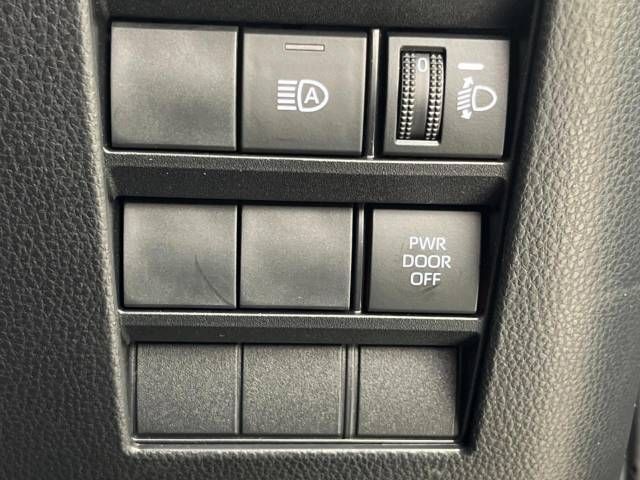 Toyota NOAH 2023-06 188923-7