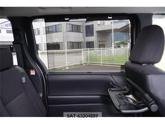 Toyota NOAH 2022-03 383345-24