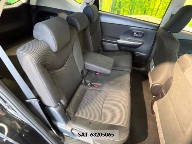 Toyota PRIUS ALPHA 2015-12 366778-9