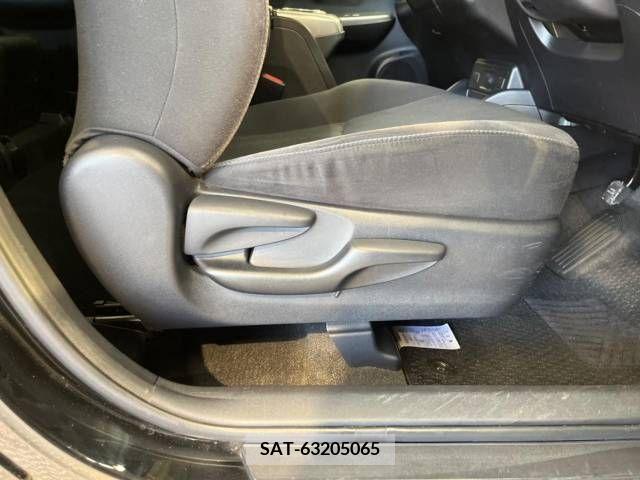 Toyota PRIUS ALPHA 2015-12 366778-6