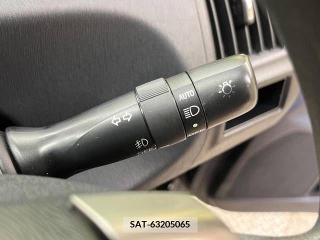 Toyota PRIUS ALPHA 2015-12 366778-4