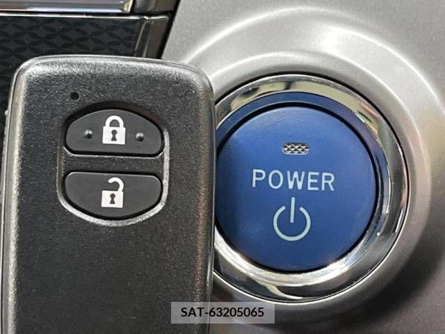 Toyota PRIUS ALPHA 2015-12 366778-3