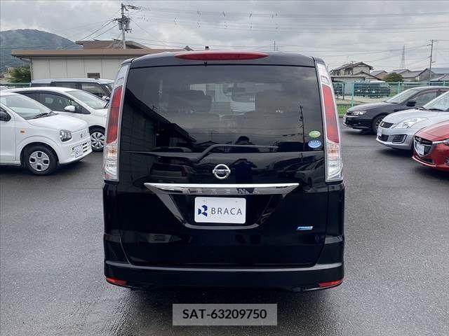 Nissan SERENA 2012-01 352222-11
