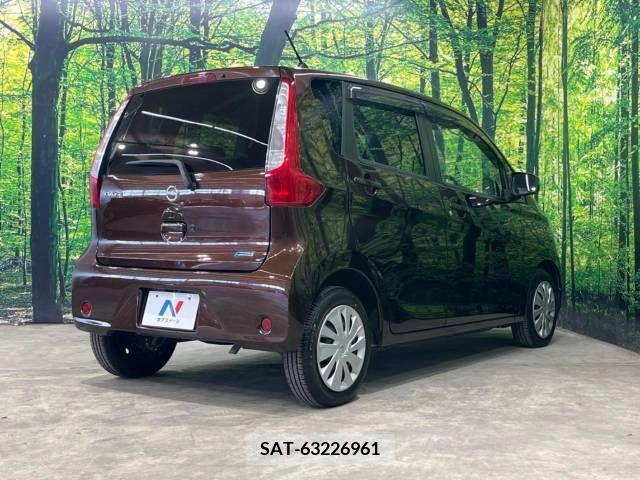 Nissan DAYZ 2015-09 390352-17