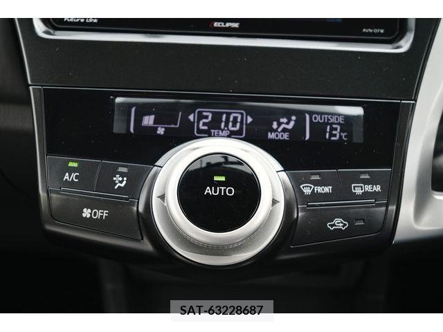 Toyota PRIUS ALPHA 2012-07 219283-21