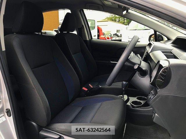 Toyota AQUA 2017-11 261359-3