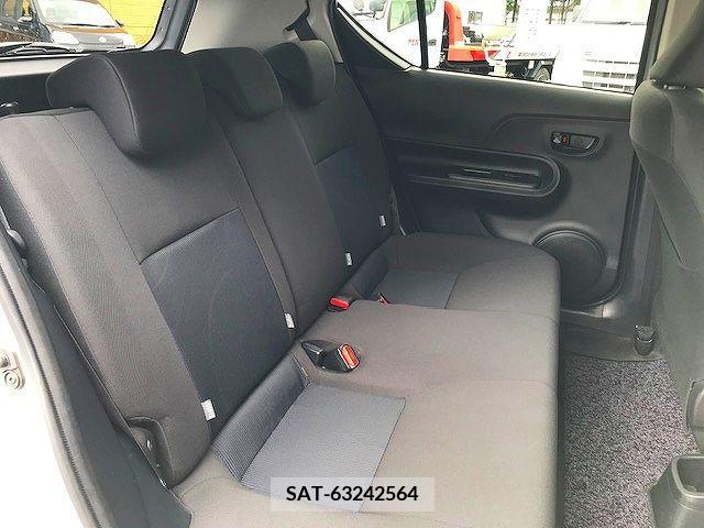 Toyota AQUA 2017-11 261359-9