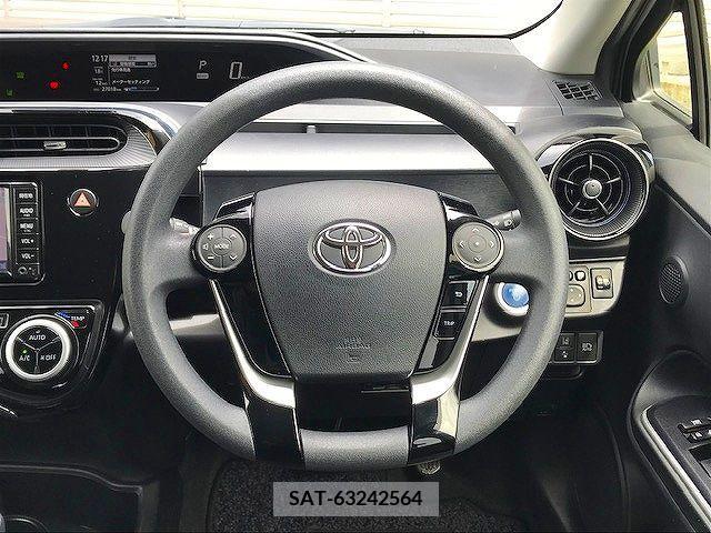 Toyota AQUA 2017-11 261359-13