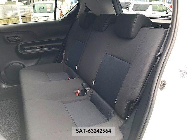 Toyota AQUA 2017-11 261359-18