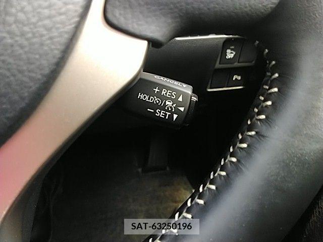Lexus IS 2018-07 230870-10