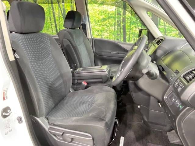 Nissan SERENA 2016-02 194704-8