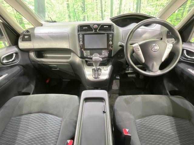 Nissan SERENA 2016-02 194704-1