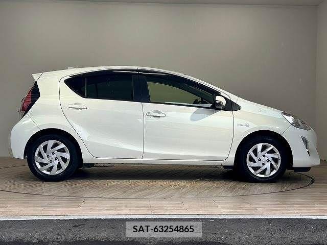 Toyota AQUA 2015-11 314235-14