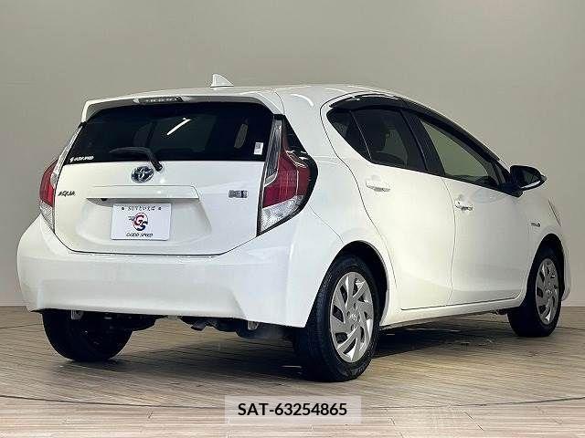 Toyota AQUA 2015-11 314235-16
