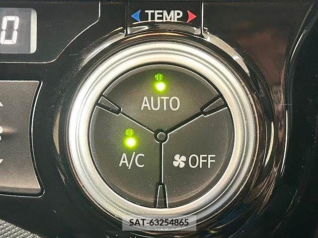 Toyota AQUA 2015-11 314235-5