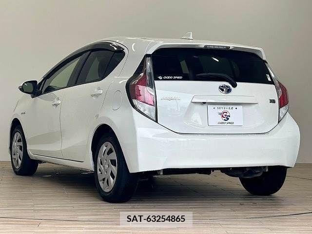 Toyota AQUA 2015-11 314235-15
