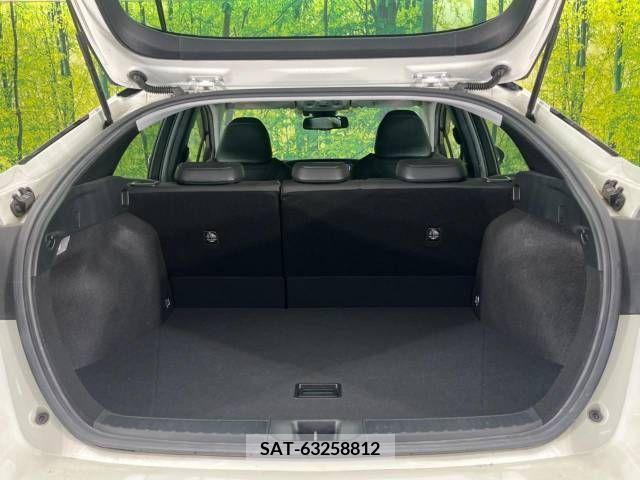 Toyota PRIUS 2019-09 366330-10