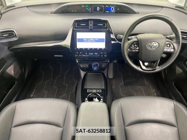 Toyota PRIUS 2019-09 366330-1