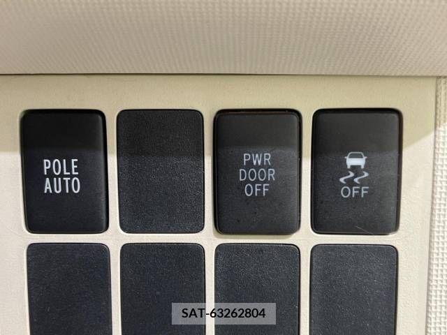 Toyota SPADE 2013-05 376457-6