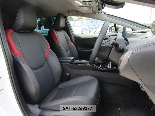 Toyota PRIUS 2023-05 313509-17
