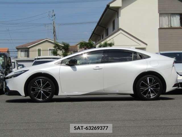 Toyota PRIUS 2023-05 313509-4