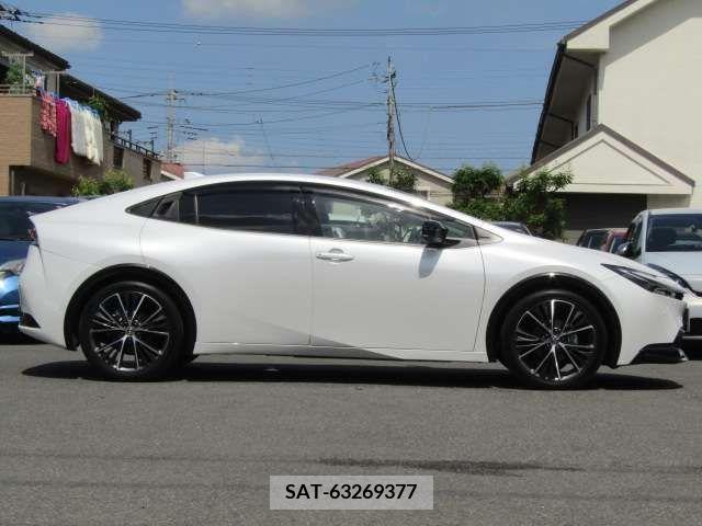 Toyota PRIUS 2023-05 313509-3