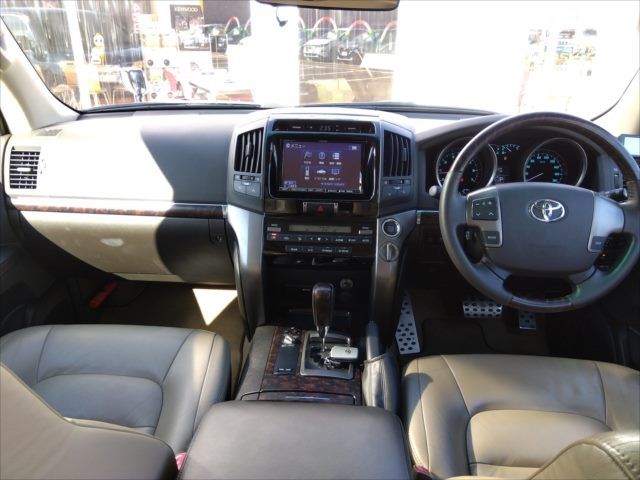 Toyota LAND CRUISER 2010-11 13874-2