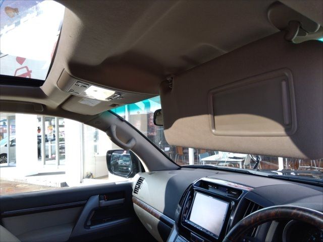Toyota LAND CRUISER 2010-11 13874-9
