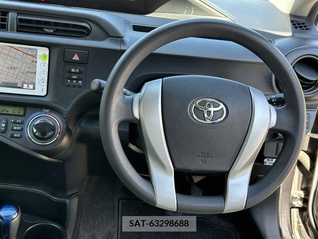 Toyota AQUA 2012-01 291773-8
