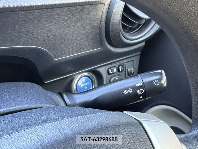 Toyota AQUA 2012-01 291773-12