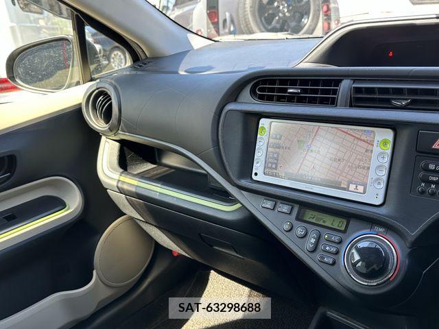 Toyota AQUA 2012-01 291773-14