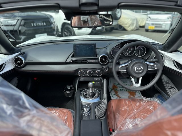 Mazda ROADSTER 2023-03 12090-1