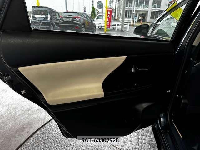 Toyota PRIUS ALPHA 2016-09 329470-19
