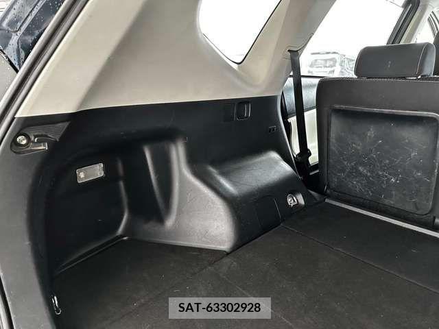 Toyota PRIUS ALPHA 2016-09 329470-11