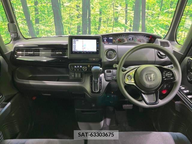 Honda N BOX CUSTOM 2022-02 330985-1