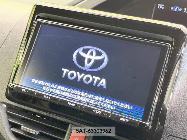 Toyota VOXY 2018-02 288840-3