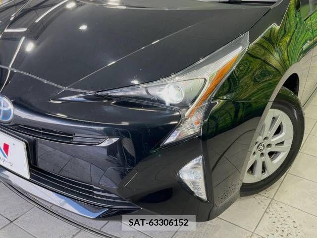 Toyota PRIUS 2017-09 282776-12