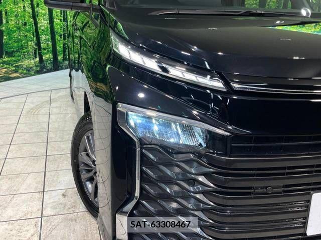 Toyota VOXY 2023-03 216748-12