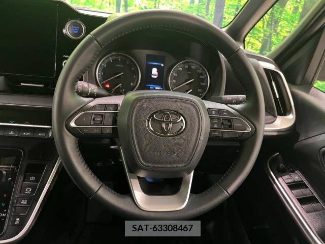 Toyota VOXY 2023-03 216748-11