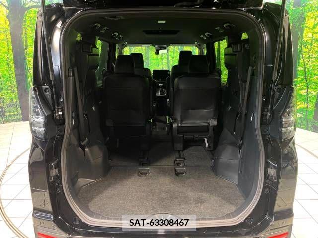 Toyota VOXY 2023-03 216748-10