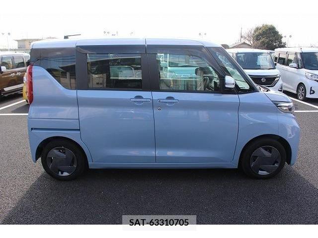 Nissan ROOX 2023-09 216566-6