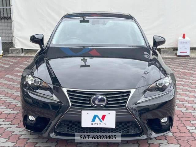 Lexus IS 2015-09 297906-14