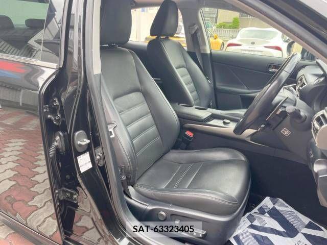 Lexus IS 2015-09 297906-8