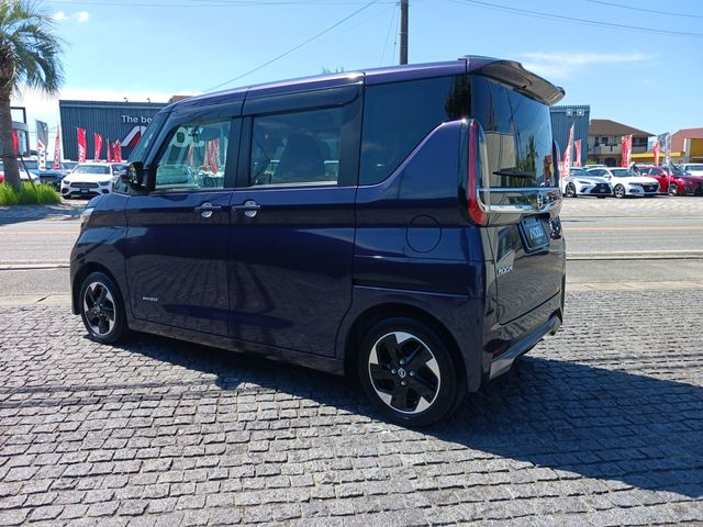 Nissan ROOX 2020-07 15533-1