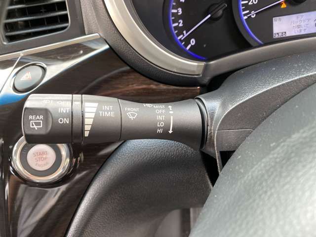Nissan ELGRAND 2011-06 2942-15